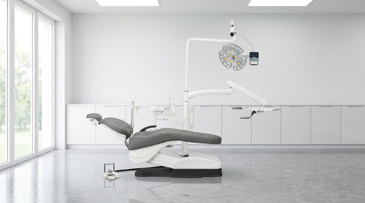 Unit dentar ONE Surge intr-o sala de chirurgie orala luminoasa